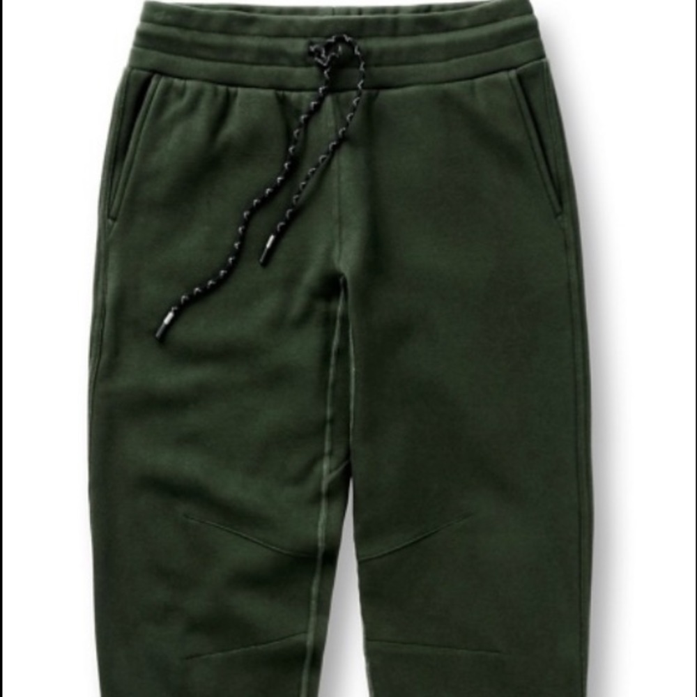 Fabletics- Men’s Medium Postgame Joggers